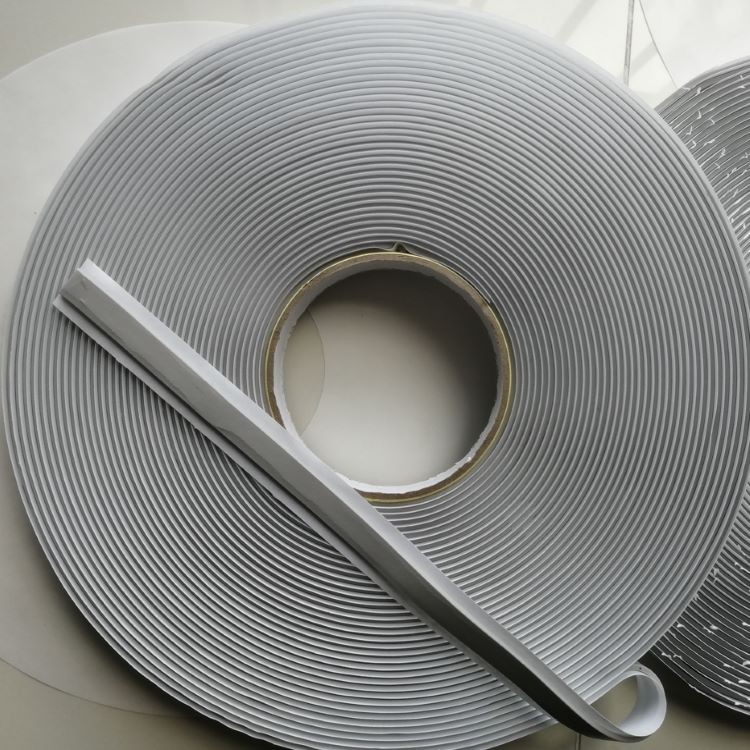 Non-aging rubber strip